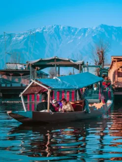Dal Lake Srinagar – No. 1 Tourism Place in Kashmir